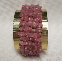 Load image into Gallery viewer, ROSE QUARTZ CHIP CUFF BRACELET - ANTIQUE BRONZE METAL .