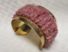 Load image into Gallery viewer, ROSE QUARTZ CHIP CUFF BRACELET - ANTIQUE BRONZE METAL .